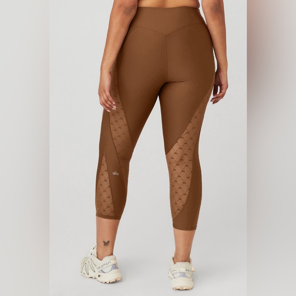 Alo Airlift Mesh High-Waist Celeste Capri in Cinnamon Brown XXS - Picture 4 of 8